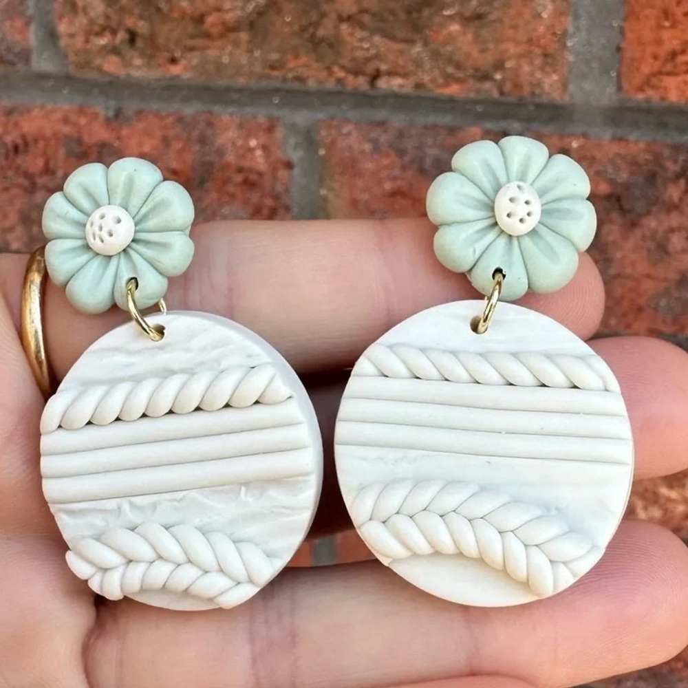 Anthropologie Aurora Flower Resin Earrings - Picture 4 of 7